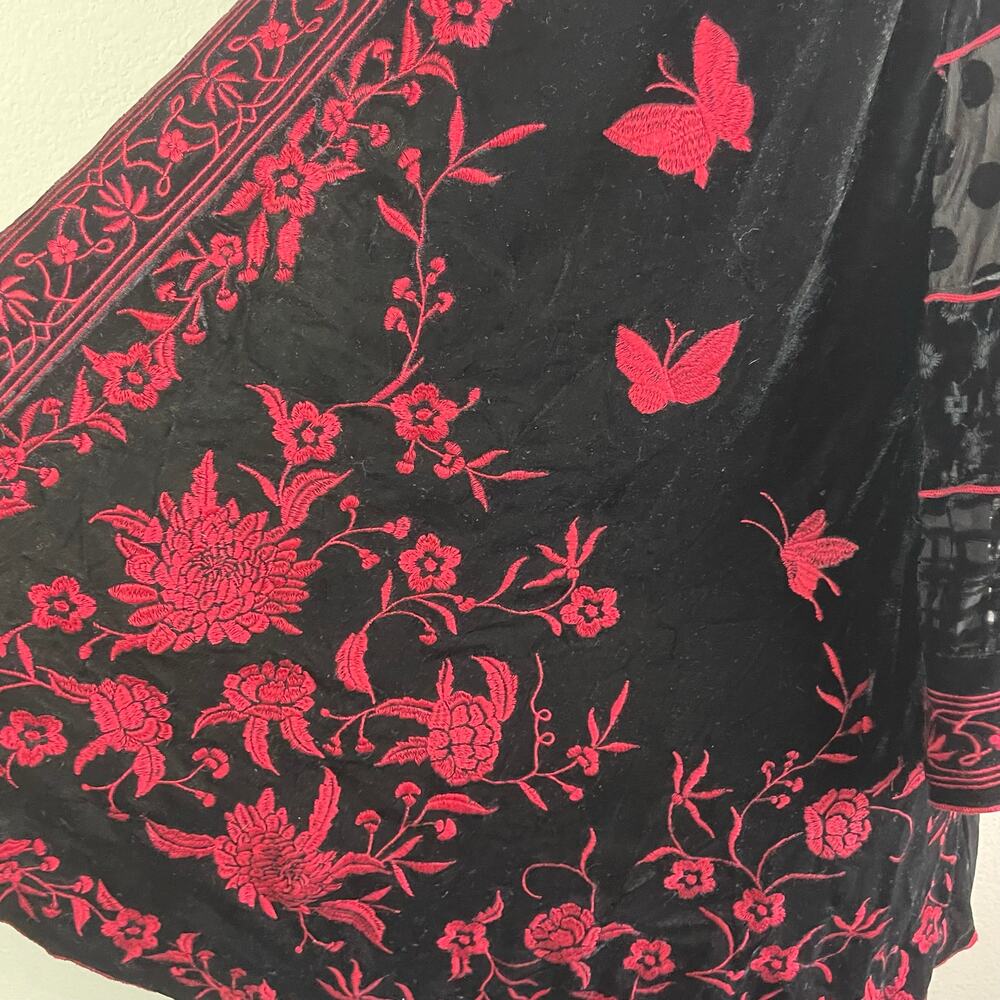 John Mark Red Black Embroidered Velvet Mixed Media Topper Jacket Kimono Medium - Picture 5 of 10